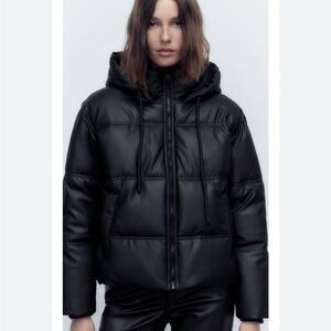 Zara Women’s Black Hooded Puffer Jacket